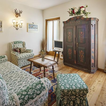 Villa Tullia - Stayincortina Cortina d'Ampezzo Ngoại thất bức ảnh