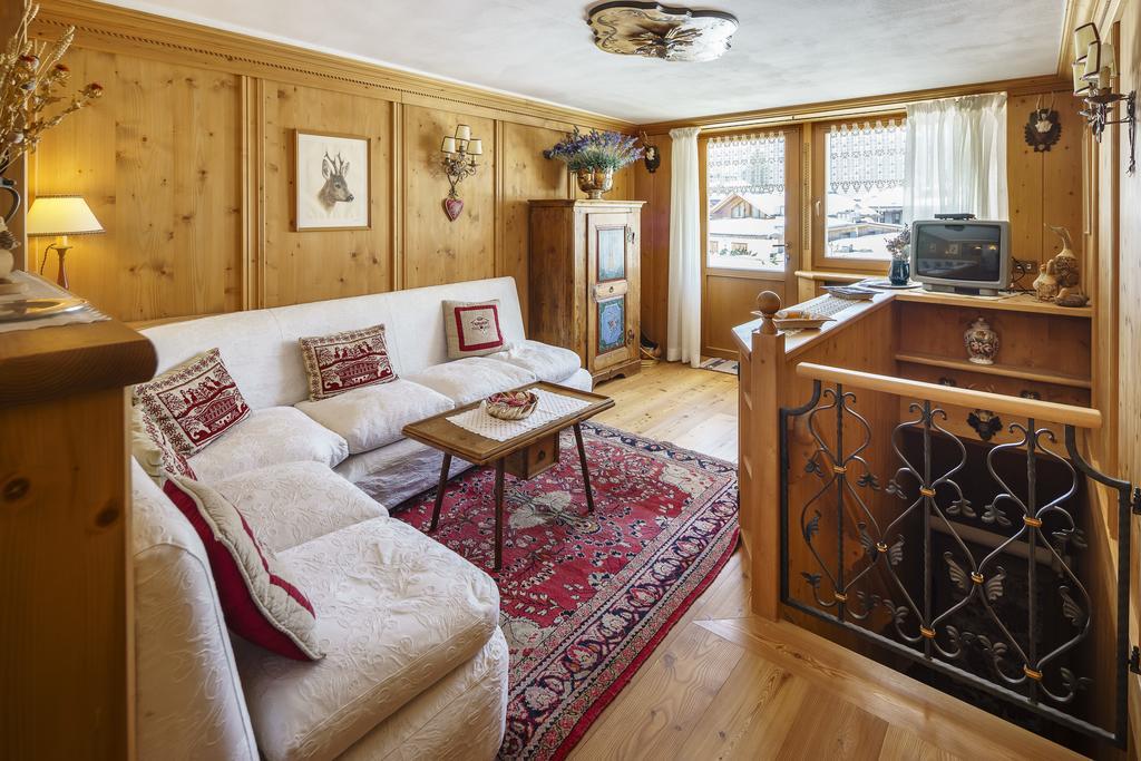 Villa Tullia - Stayincortina Cortina d'Ampezzo Ngoại thất bức ảnh